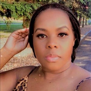 Meet your Posher, Dom